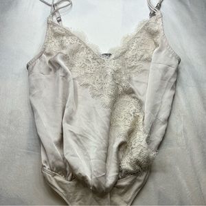 abercrombie & fitch cream colored top